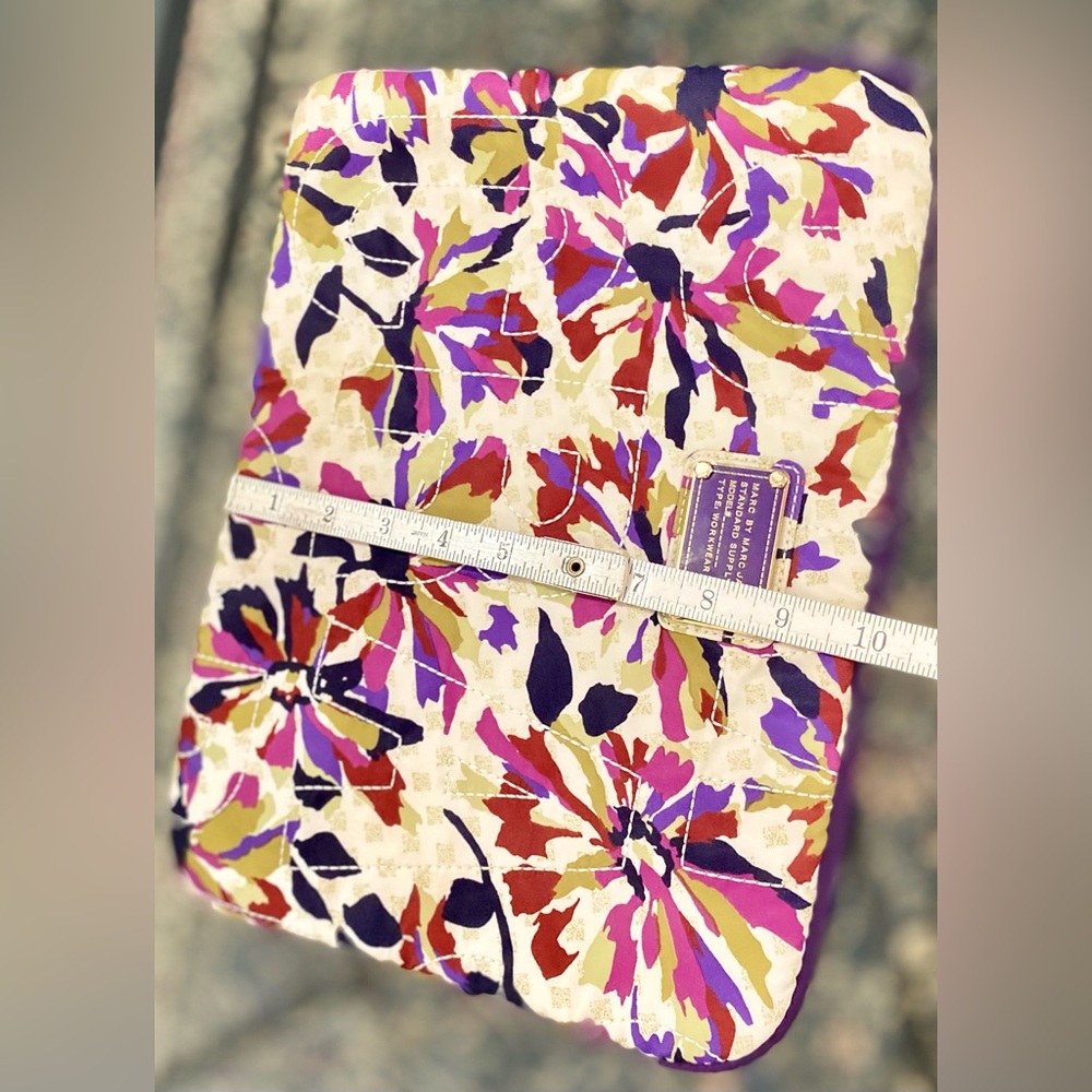 Marc Jacob Textile Wristlet Floral - Picture 6 of 17